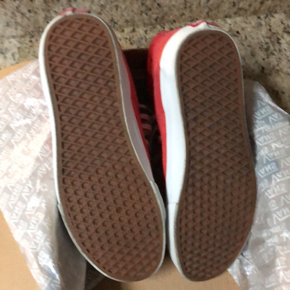 Vans - Picture 5 of 6